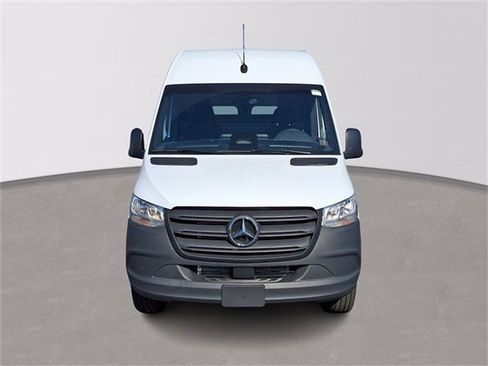Used 2025 Mercedes-Benz Sprinter 2500 image 2