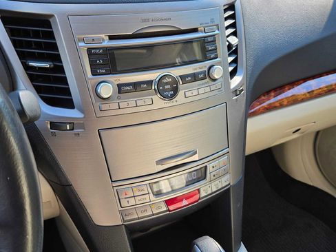 Used 2011 Subaru Outback 2.5i Limited AWD/4WD image 28