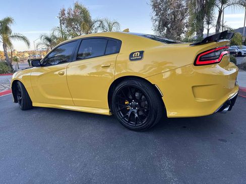 Used 2017 Dodge Charger R/T image 16