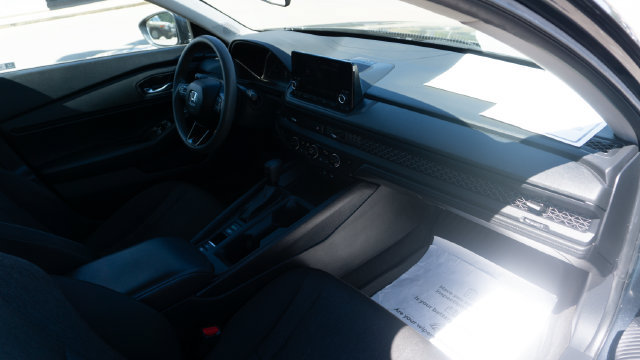 Used 2023 Honda Accord EX image 14