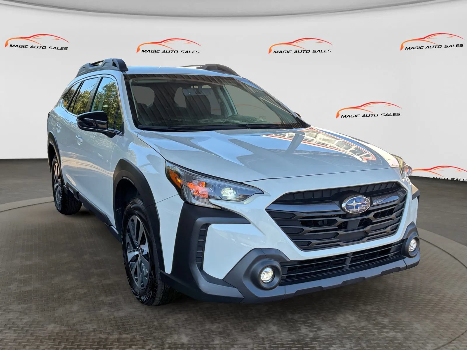 Used 2023 Subaru Outback Premium AWD/4WD image 5
