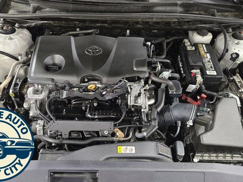 Used 2020 Toyota Camry LE FWD image 34