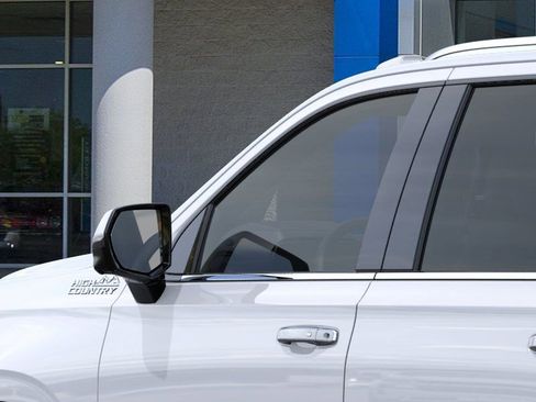 New 2026 Chevrolet Suburban High Country AWD/4WD image 13