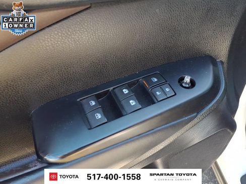 Used 2019 Toyota Highlander XLE AWD/4WD image 16