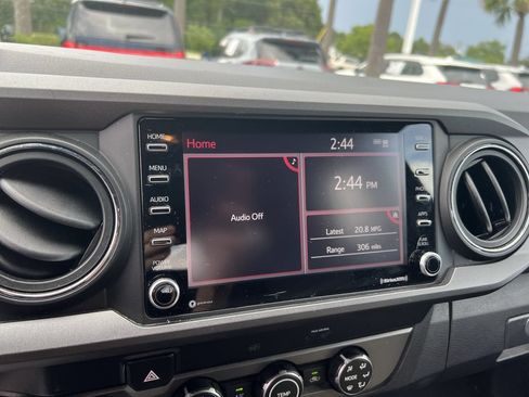 Used 2020 Toyota Tacoma TRD Sport AWD/4WD image 23