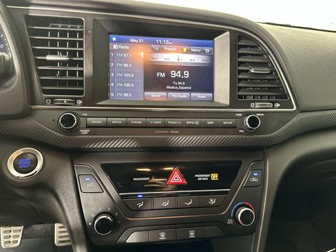 Used 2017 Hyundai Elantra Sport FWD image 21