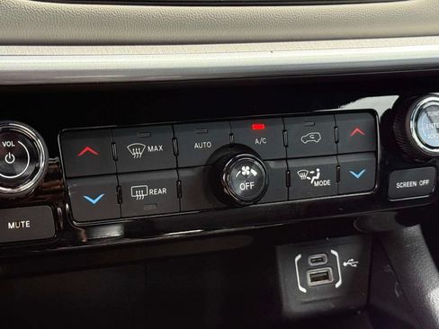 Used 2026 Jeep Compass Limited AWD/4WD image 26