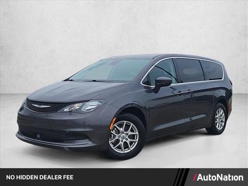 Used 2023 Chrysler Voyager LX FWD image 1