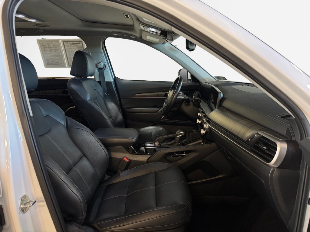 Certified 2024 Kia Telluride EX w/ EX Captain's Chair Package AWD/4WD image 26