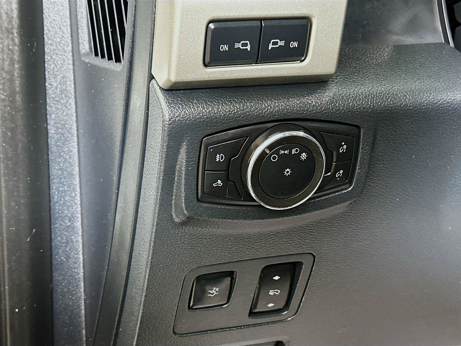 Used 2022 Ford F250 Lariat w/ Black Appearance Package AWD/4WD image 11