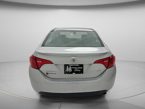Used 2019 Toyota Corolla SE FWD image 4