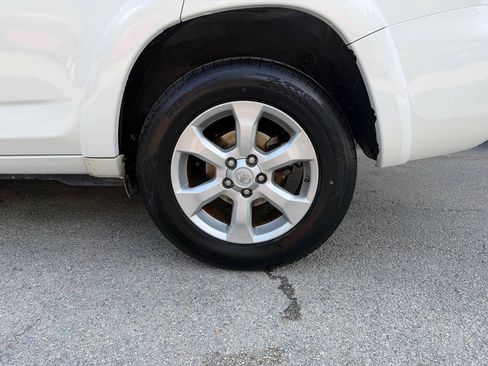 Used 2009 Toyota RAV4 Limited FWD image 27