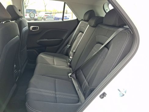 Certified 2025 Hyundai Venue SEL FWD image 10
