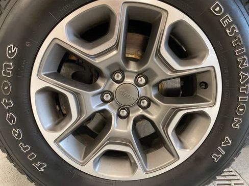 Used 2021 Jeep Cherokee Trailhawk w/ Trailer Tow Group image 5