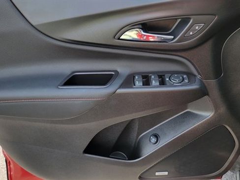 Used 2022 Chevrolet Equinox RS w/ RS Leather Package image 19