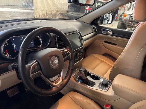 Used 2021 Jeep Grand Cherokee Limited w/ Premium Lighting Group image 18