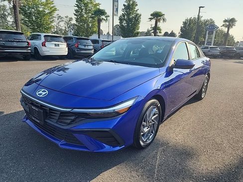 Used 2024 Hyundai Elantra SEL FWD image 1