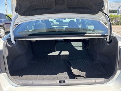 Used 2022 Subaru Impreza 2.0i Sport image 11