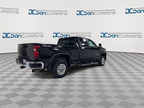 Used 2024 Chevrolet Silverado 2500 LT image 8