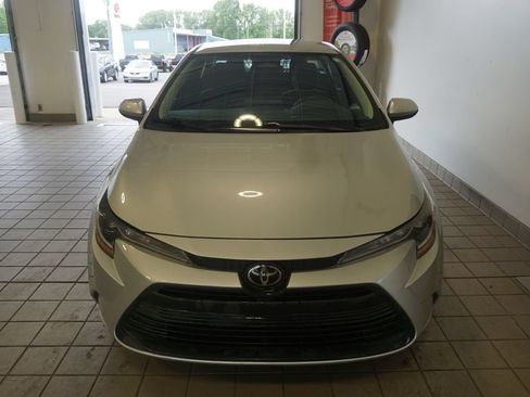 Used 2024 Toyota Corolla LE FWD image 11