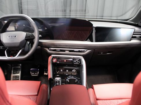 Used 2025 Audi SQ5 Prestige image 30