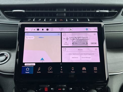 Used 2024 Jeep Grand Cherokee Limited w/ Luxury Tech Group II image 25