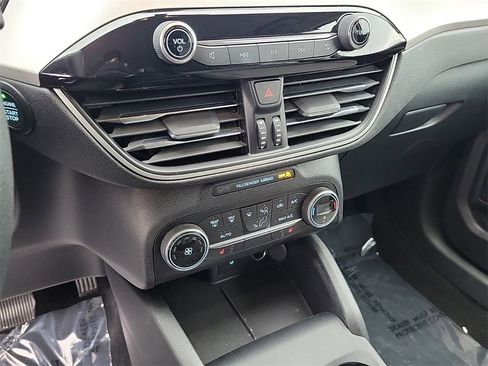 Used 2020 Ford Escape SE image 27