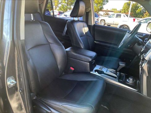 Used 2022 Toyota 4Runner TRD Sport w/ Technology Package AWD/4WD image 10