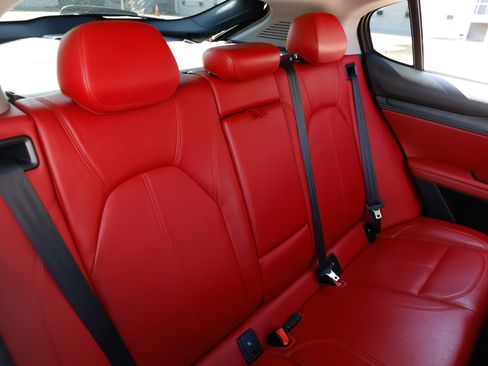 Used 2018 Alfa Romeo Stelvio AWD image 17