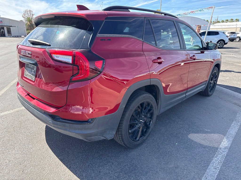 Used 2023 GMC Terrain SLE w/ Elevation Edition FWD image 3