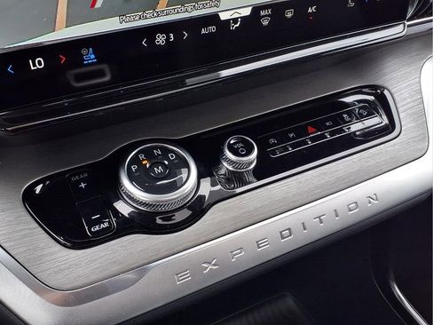 New 2026 Ford Expedition Platinum w/ Driver's Package AWD/4WD image 9