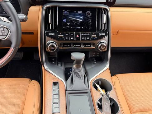 New 2026 Lexus LX 600 4WD w/ Luxury Package image 13