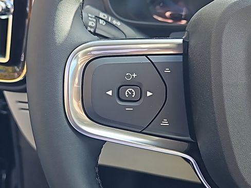 New 2025 Volvo XC40 B5 Plus w/ Protection Package Premier image 16