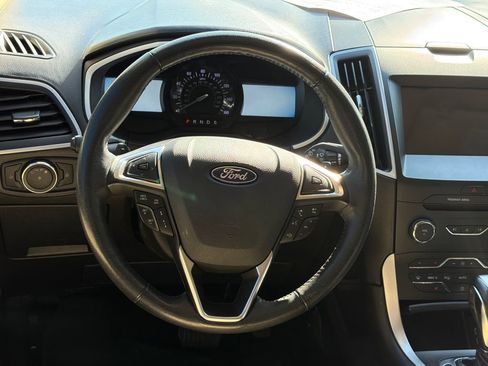 Used 2018 Ford Edge SEL w/ Equipment Group 201A FWD image 14