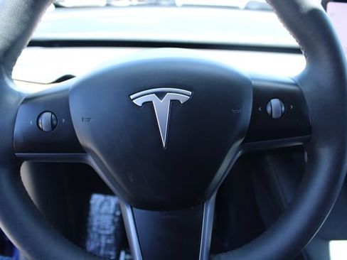 Used 2023 Tesla Model Y Long Range AWD/4WD image 15