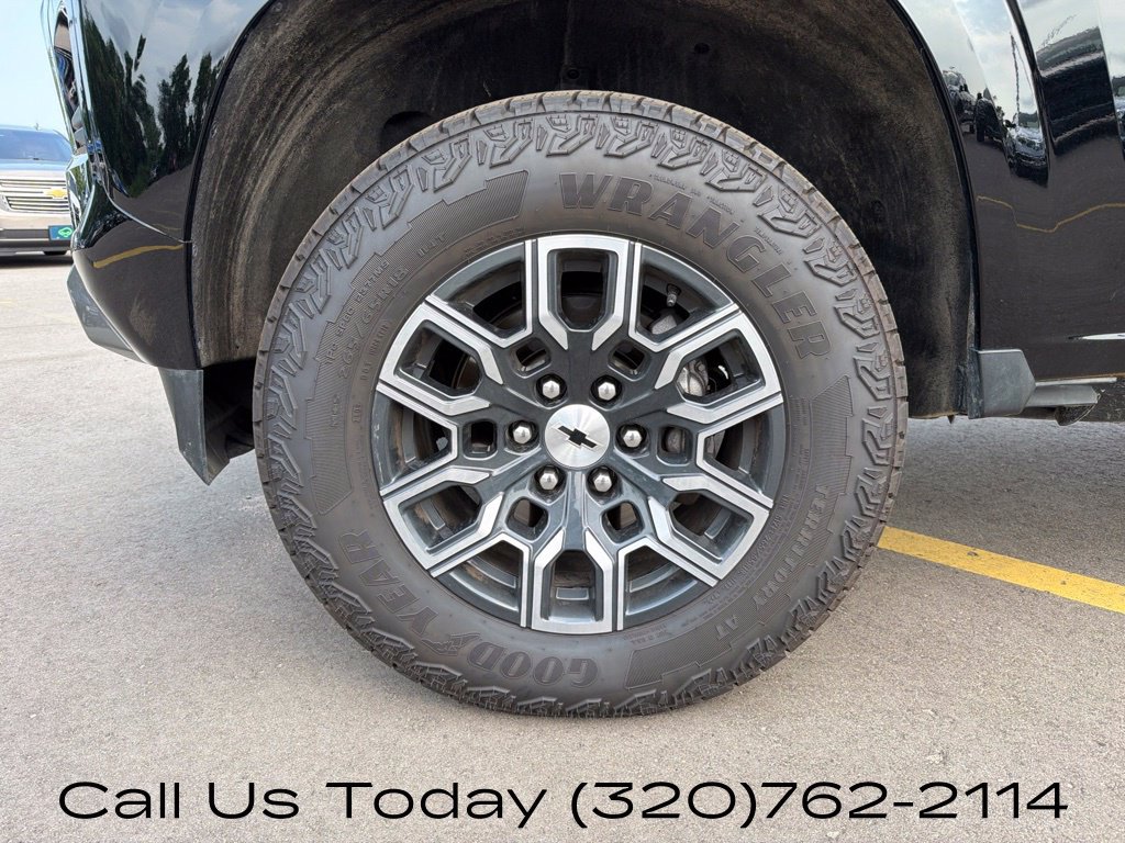 Used 2026 Chevrolet Colorado Z71 AWD/4WD image 11