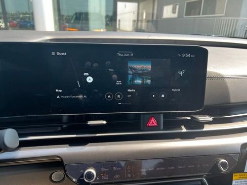 Used 2026 Kia Carnival LXS FWD image 5