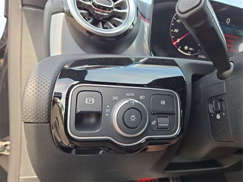 New 2025 Mercedes-Benz CLA 250 4MATIC image 18