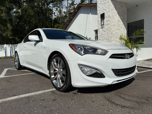 Used 2013 Hyundai Genesis 3.8 image 15
