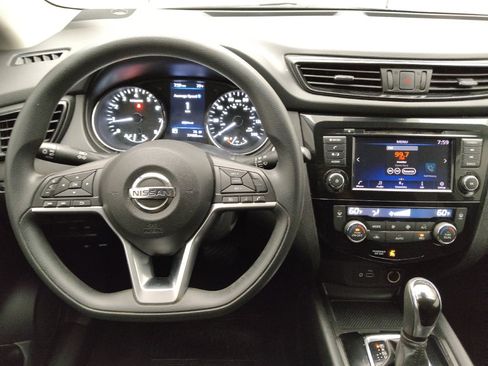 Used 2020 Nissan Rogue Sport SV FWD image 22