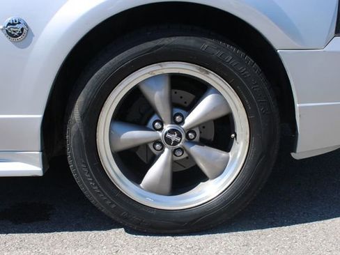 Used 2004 Ford Mustang Convertible RWD image 24