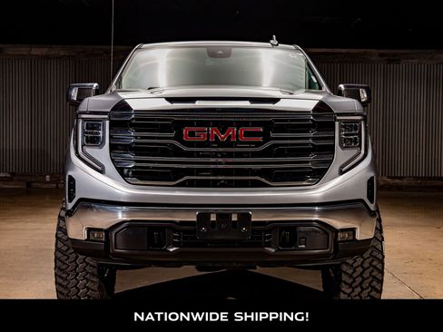 Used 2024 GMC Sierra 1500 SLT w/ SLT Premium Package image 4