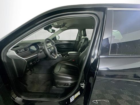 Used 2023 Jeep Grand Cherokee Limited AWD/4WD image 13