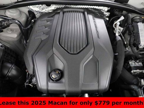 Certified 2025 Porsche Macan image 42