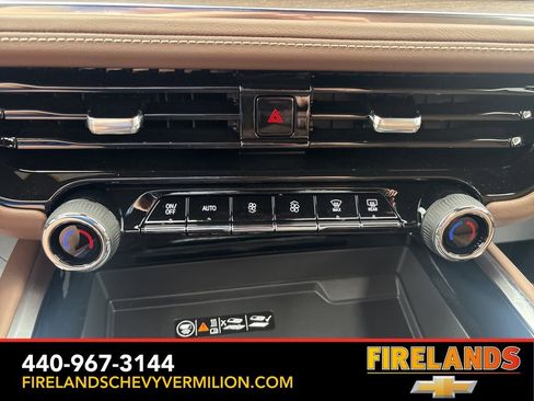 New 2026 Chevrolet Suburban High Country image 23