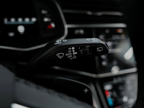 Used 2023 Audi Q8 Premium w/ Convenience Package image 26