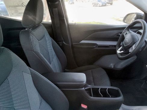New 2027 Chevrolet Bolt LT w/ Comfort Package FWD image 24