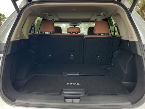 New 2026 Nissan Rogue Platinum image 9