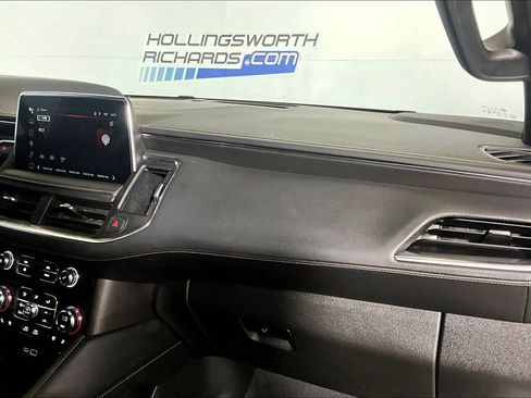 Used 2024 GMC Yukon XL AT4 w/ Technology Package AWD/4WD image 12