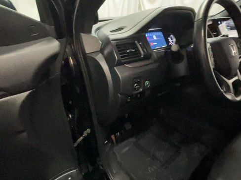 Certified 2025 Honda Passport EX-L image 32